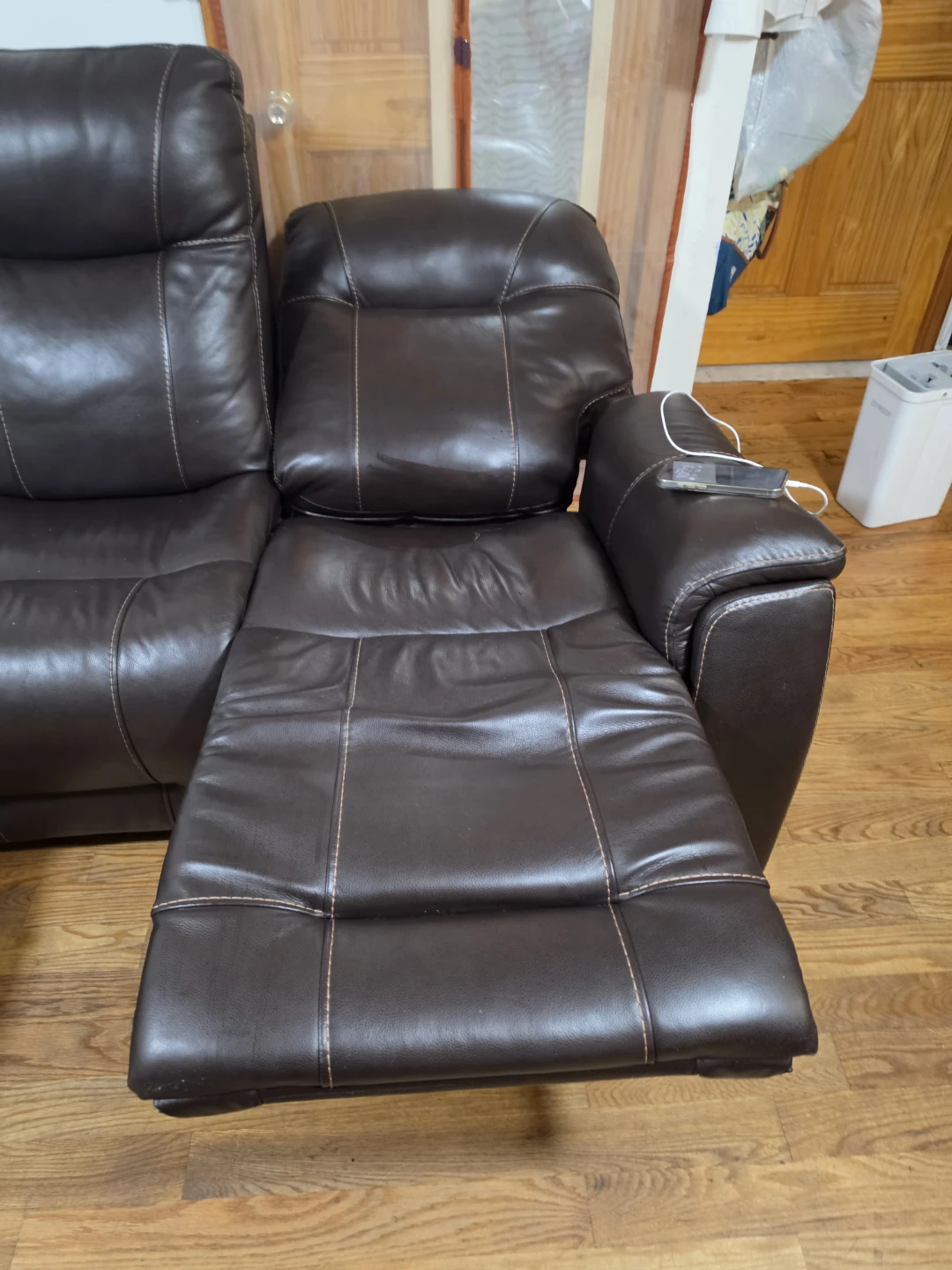 Brown Leather Recliner Sofa - photo 4