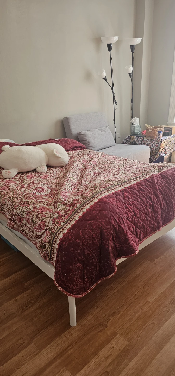 Bed and mattress - photo 3
