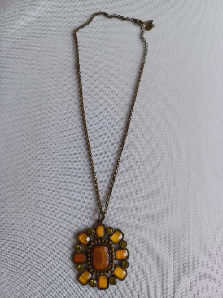Vintage-style Pendant Necklace with Amber and Green Stones - photo 2
