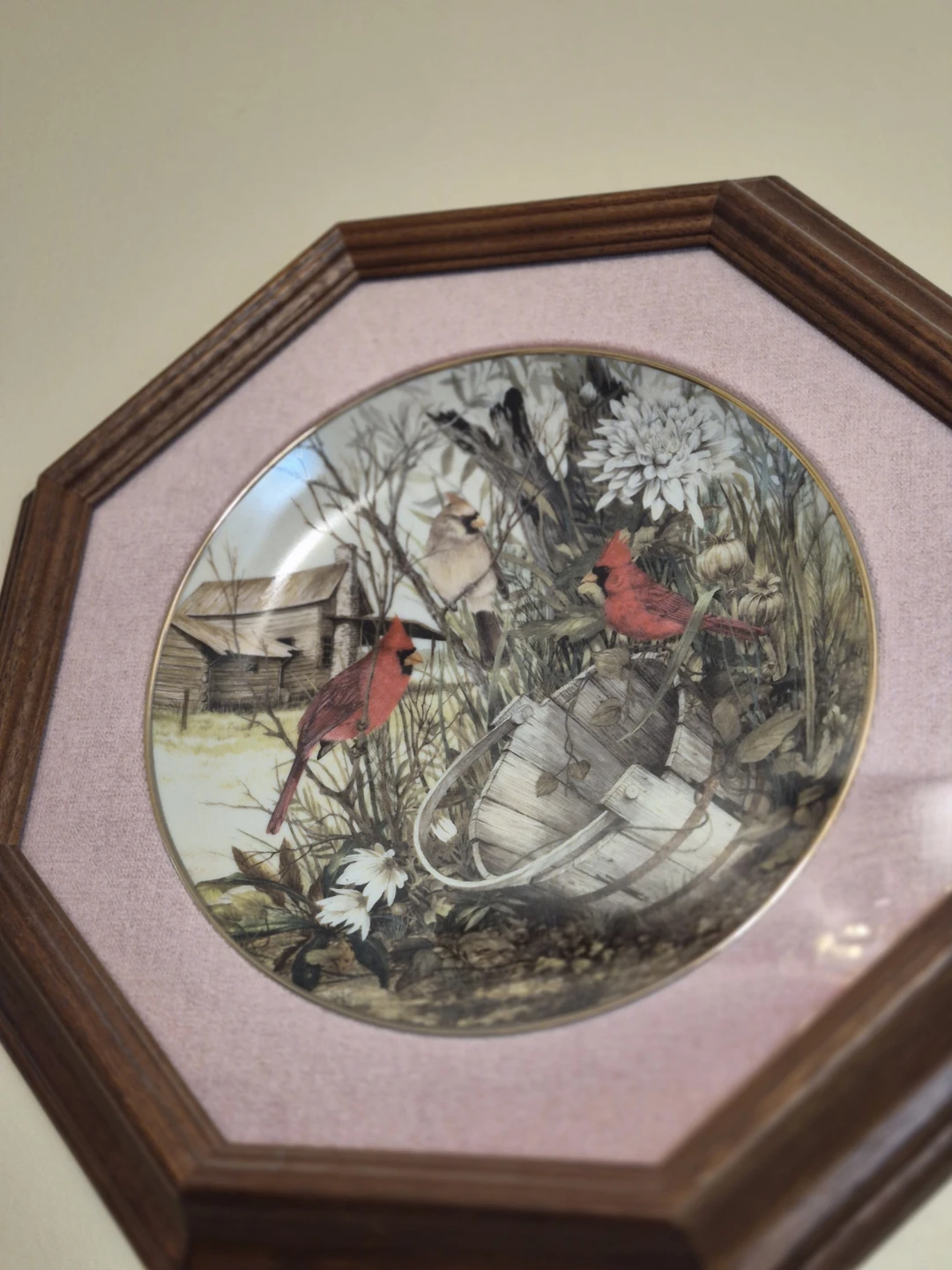 6 Wooden Framed Cardinal Collector Plates - photo 4