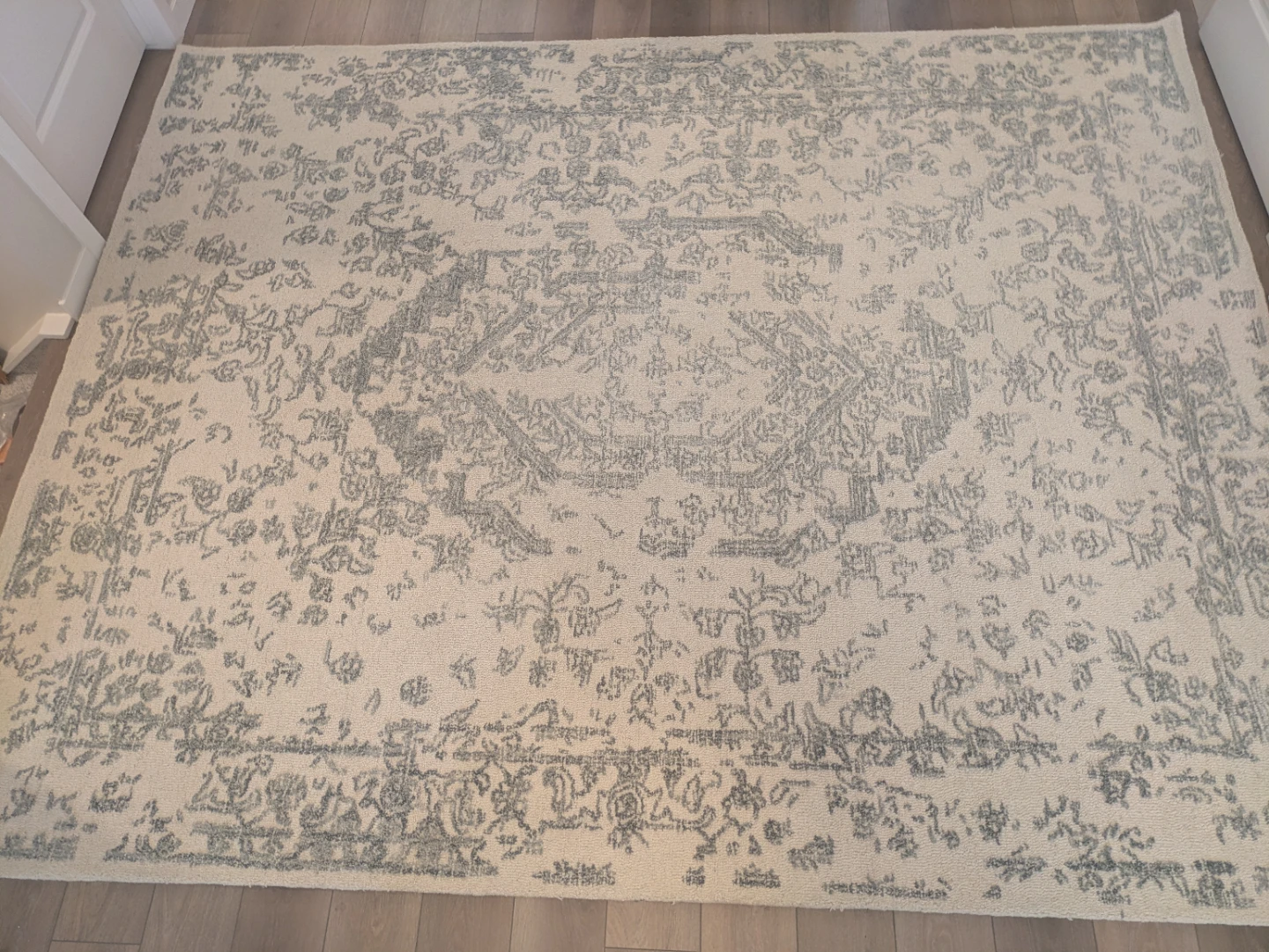 Wool Area Rug with Vintage Pattern