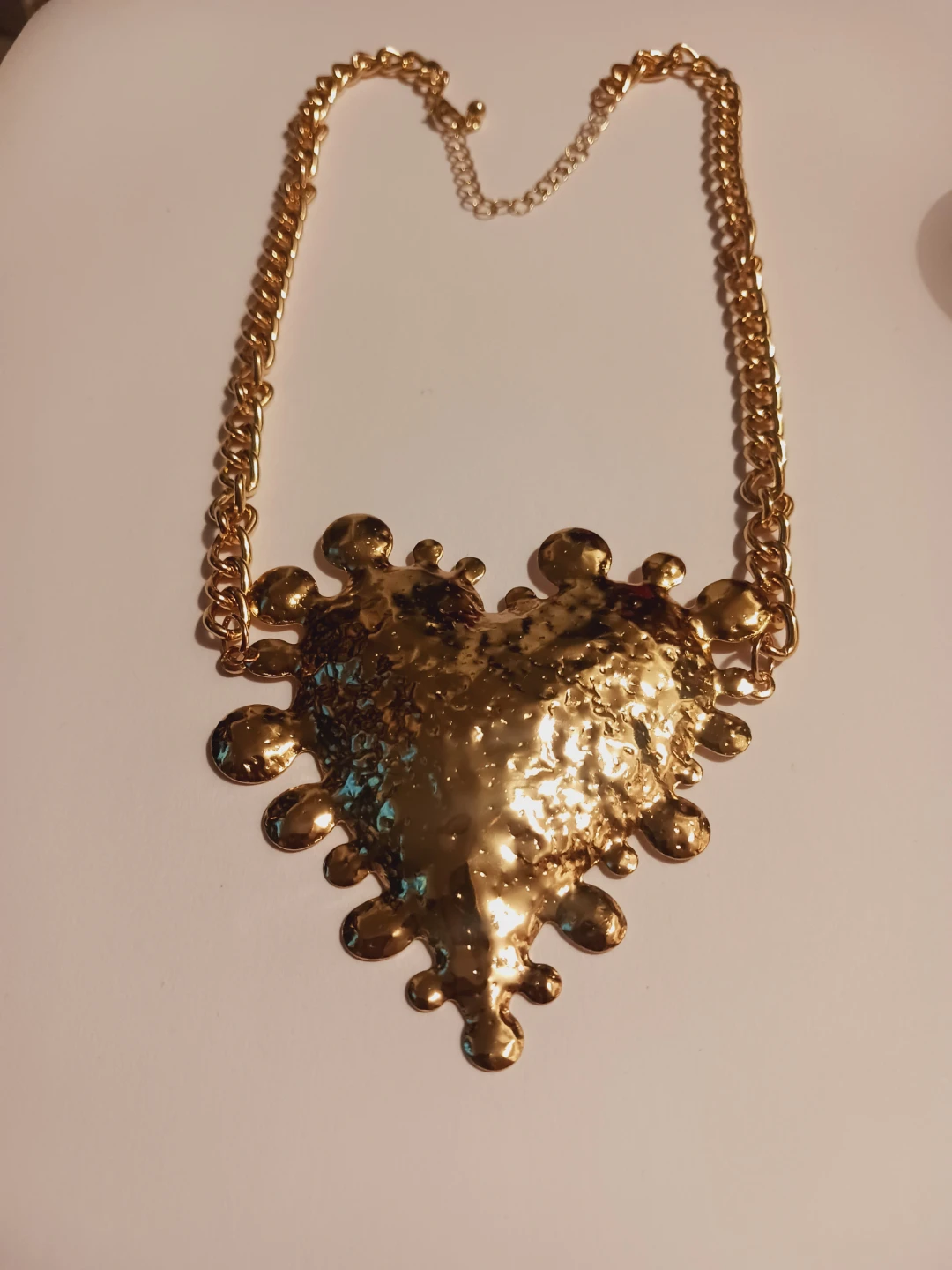 New !! Gold Tone Heart Pendant Statement Necklace
