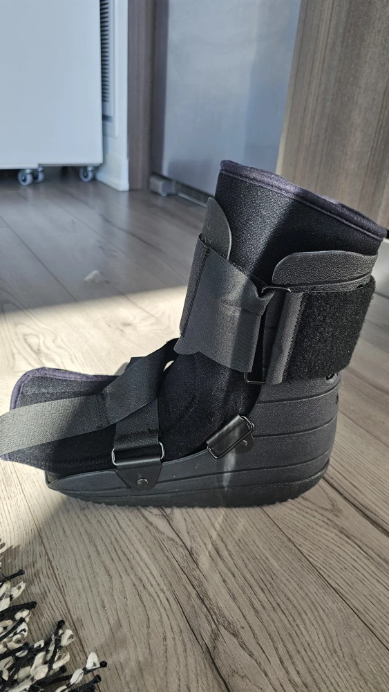 Walking Boot / Air Cast – Like New, Never Used - photo 2