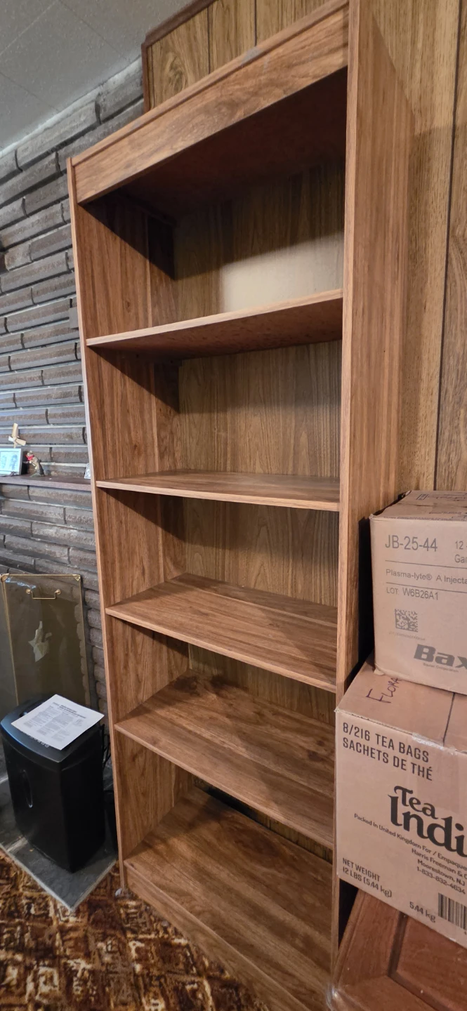Bookshelf - photo 2
