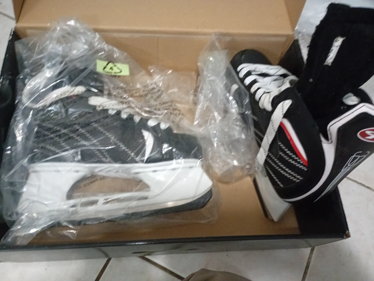 Men Ice skates size 9 - photo 2