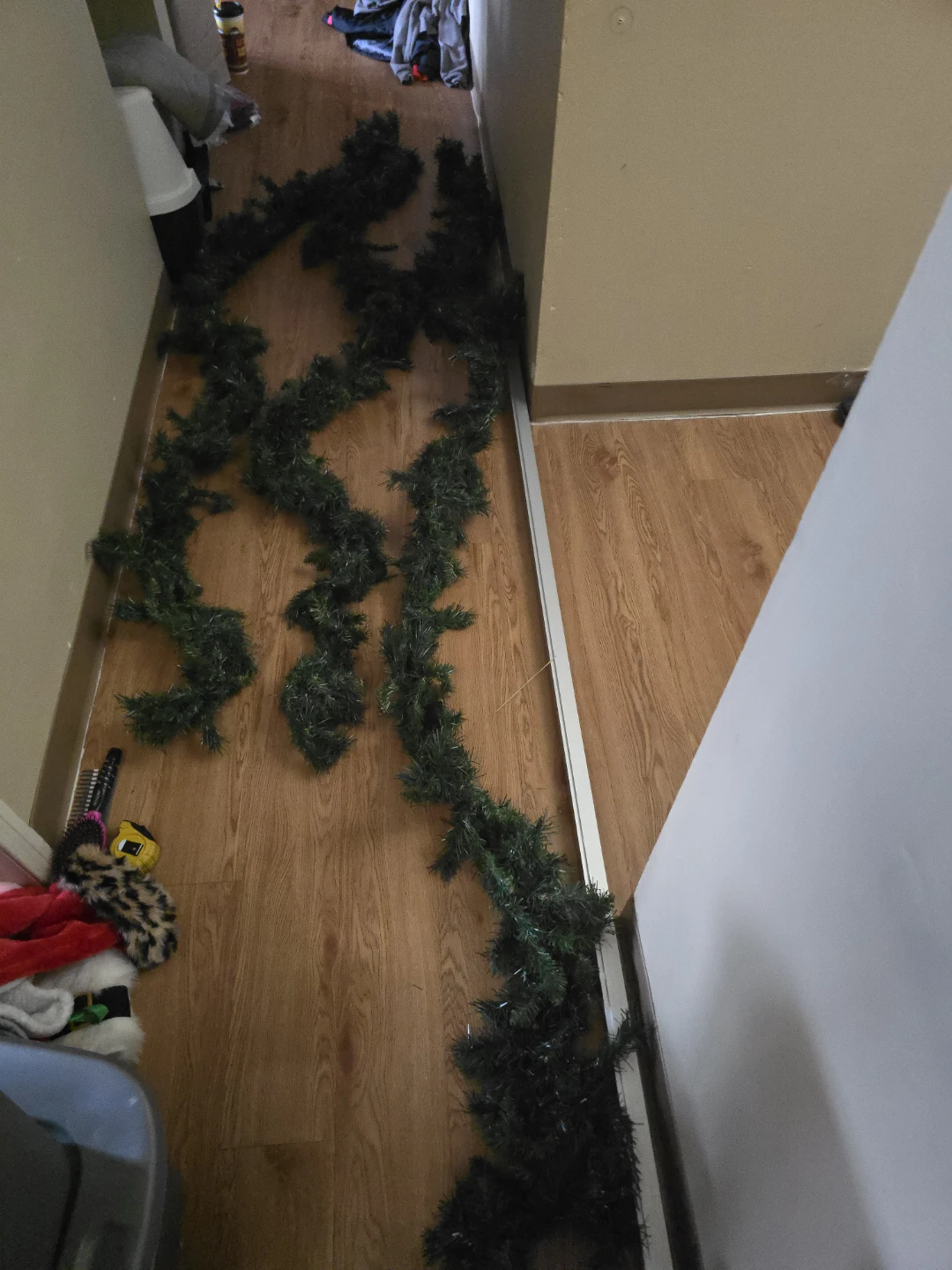 Artificial Christmas Garland and Wreath Sections - photo 3