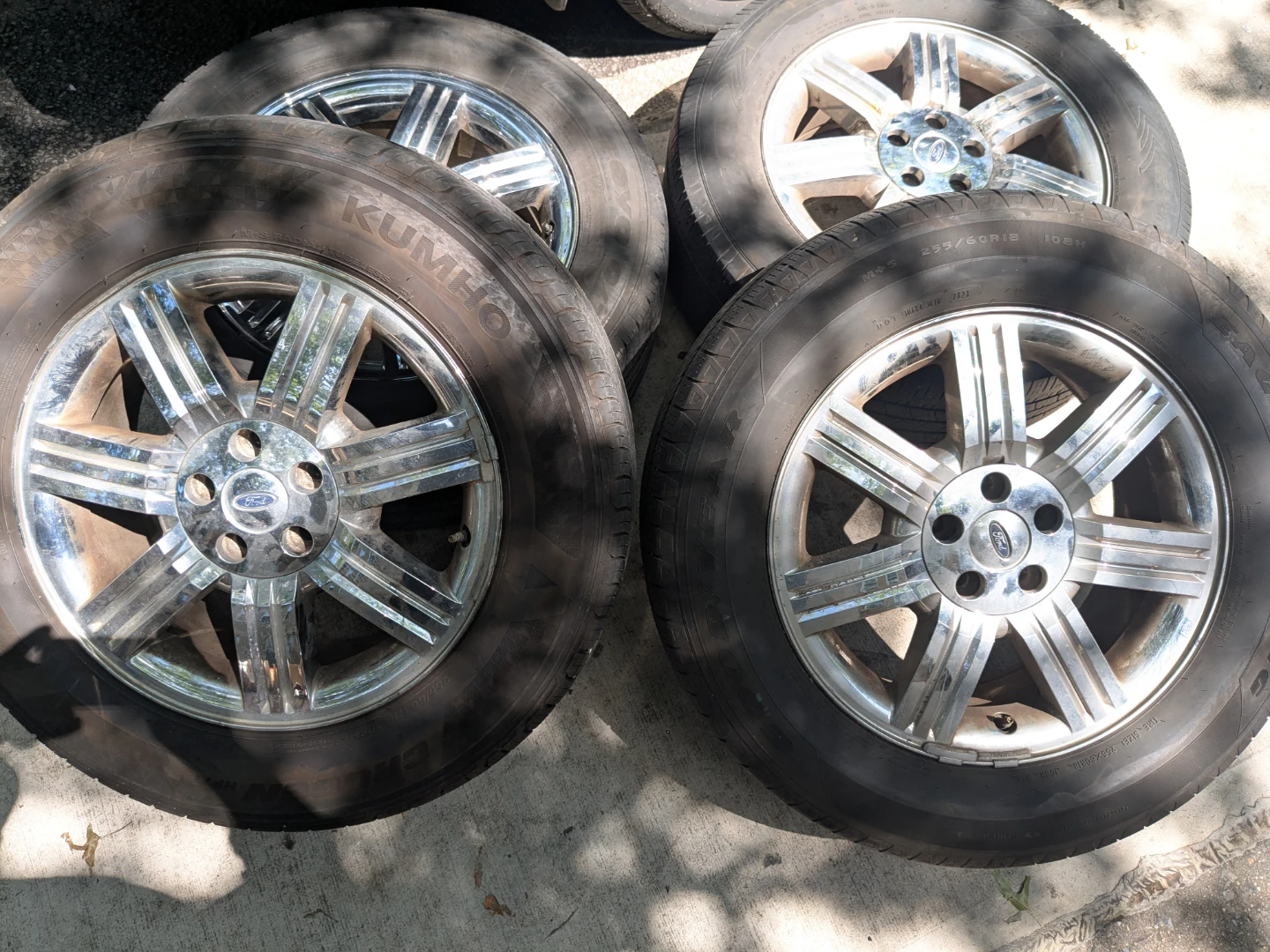 Ford Explorer 18 " Rims and Tires 255/60R18 Set