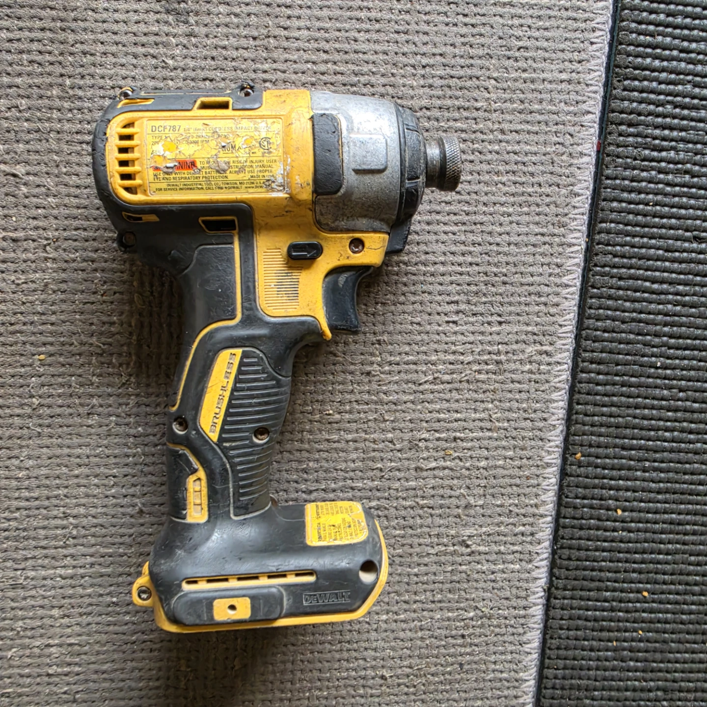 DEWALT DCF787 Brushless Impact Driver - photo 2