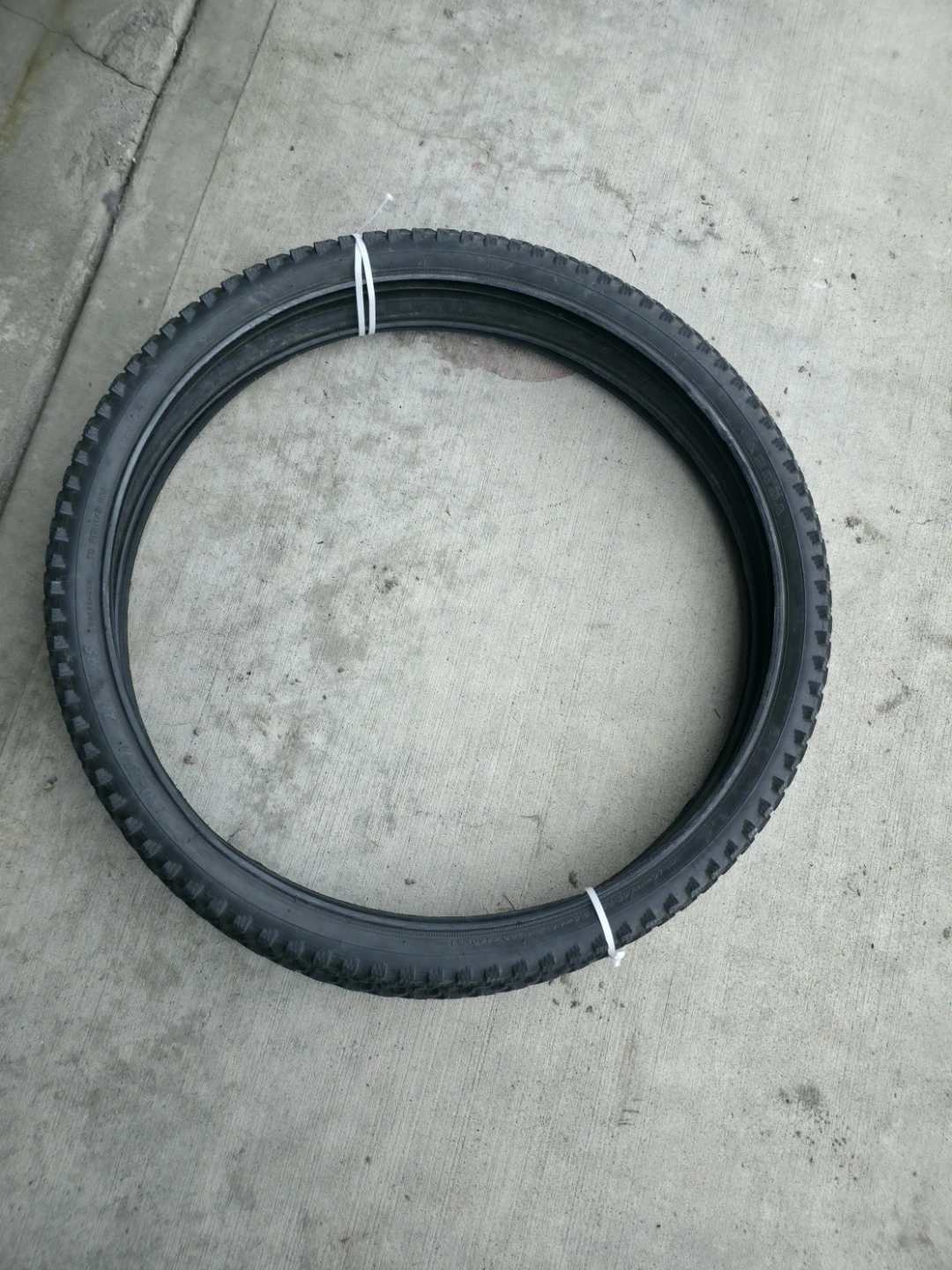26 x 1.95 Bike Tires (Set of 2) - photo 2