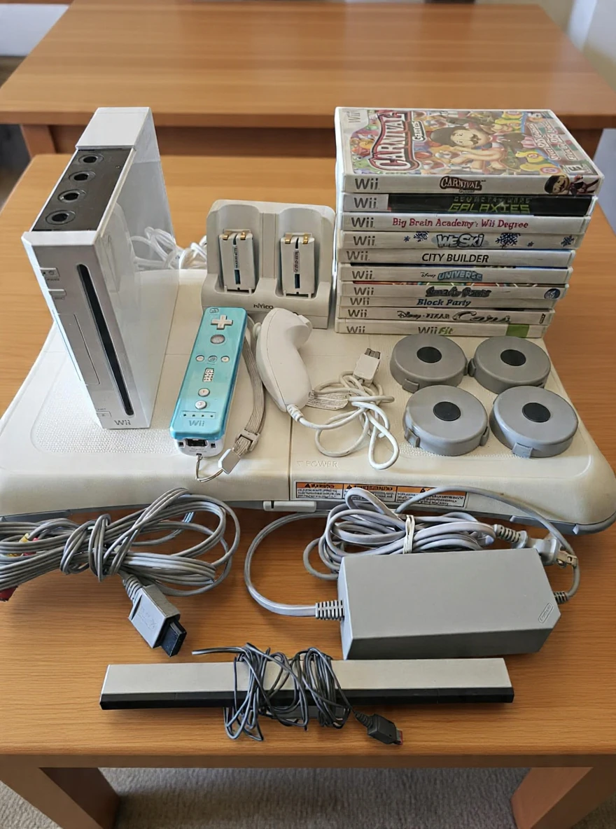 Nintendo Wii Video Games Console Bundle - photo 3