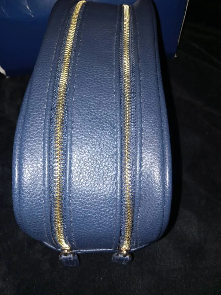 D&G Makeup/Travel Bag - photo 3
