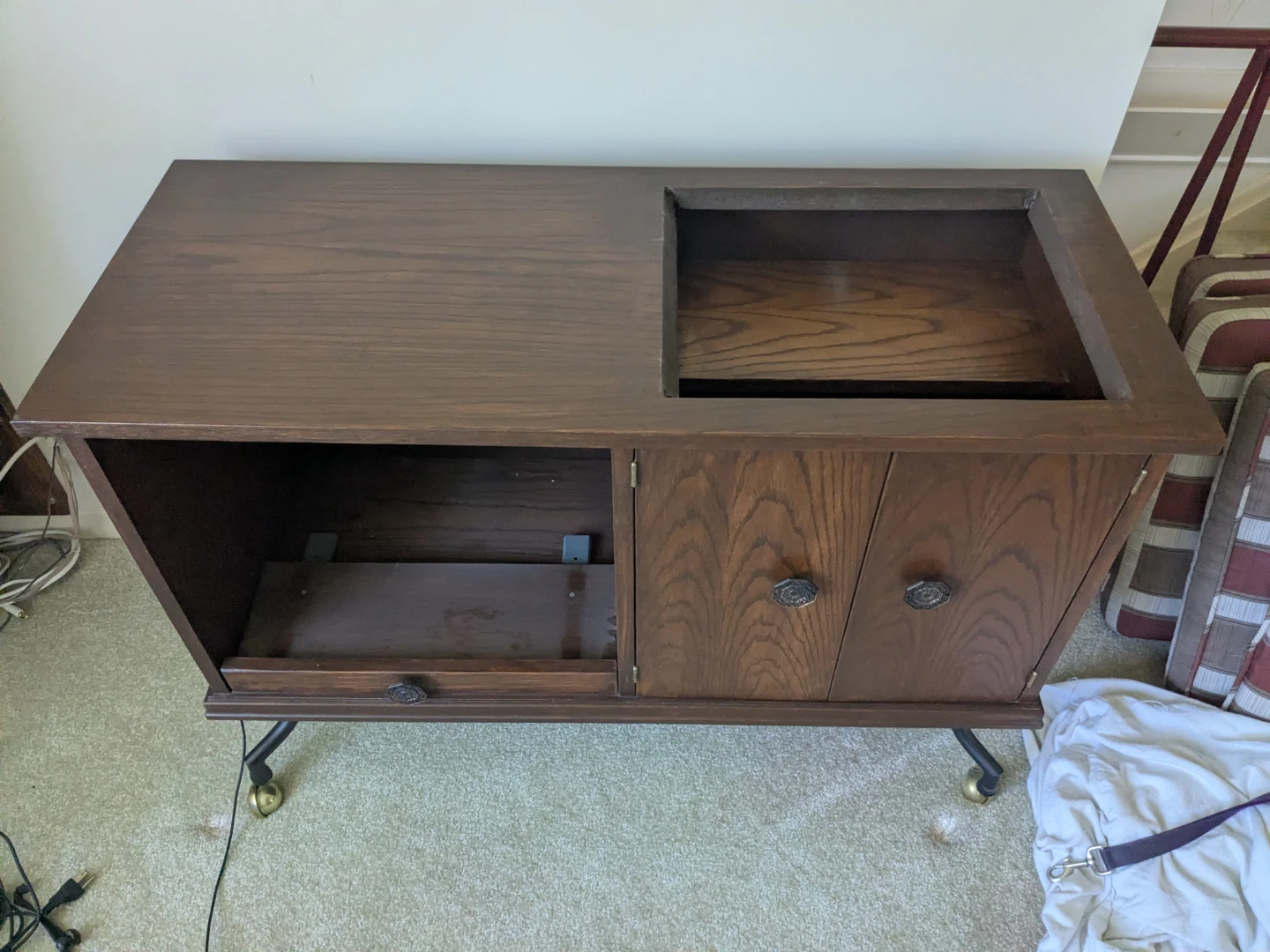 Tv stand