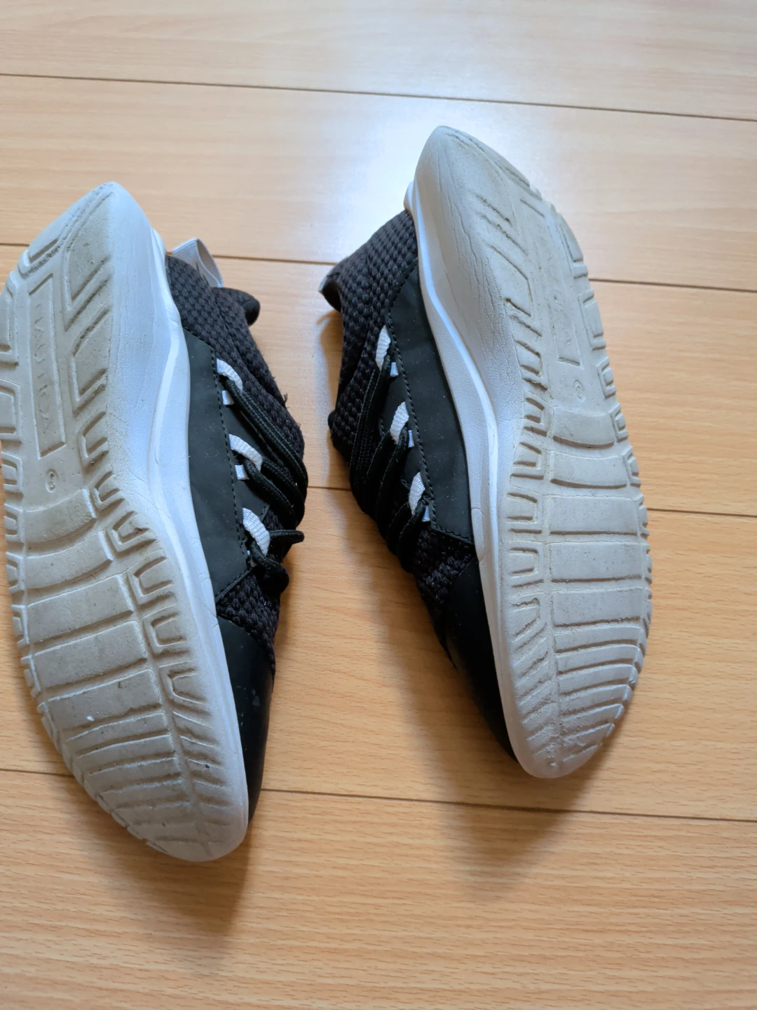 Kids Nautica Runners Size 3 - photo 3