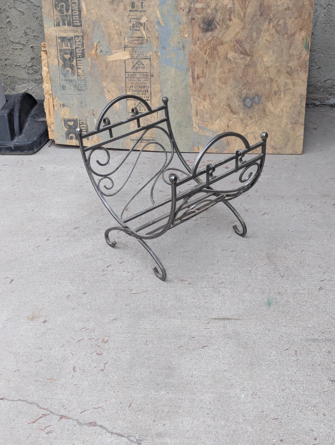 Linear Foldable Fireplace Log Holder