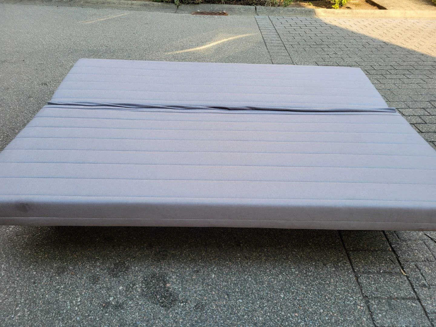 IKEA BEDDINGE Convertible Sleeper Sofa /  Full Futon Bed. - photo 4