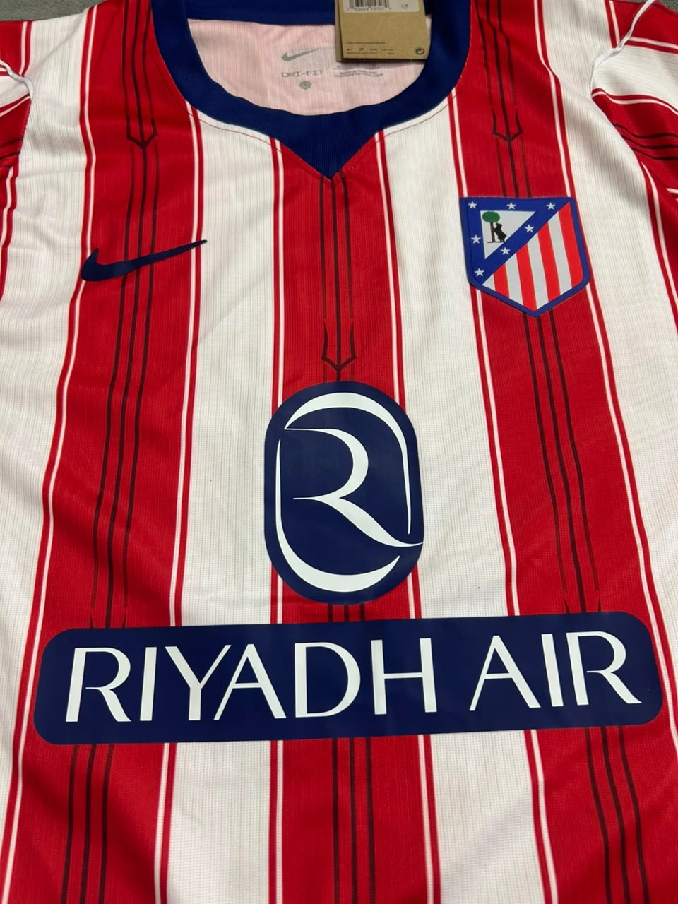 Kang in #7 Atletico Madrid jersey - photo 5