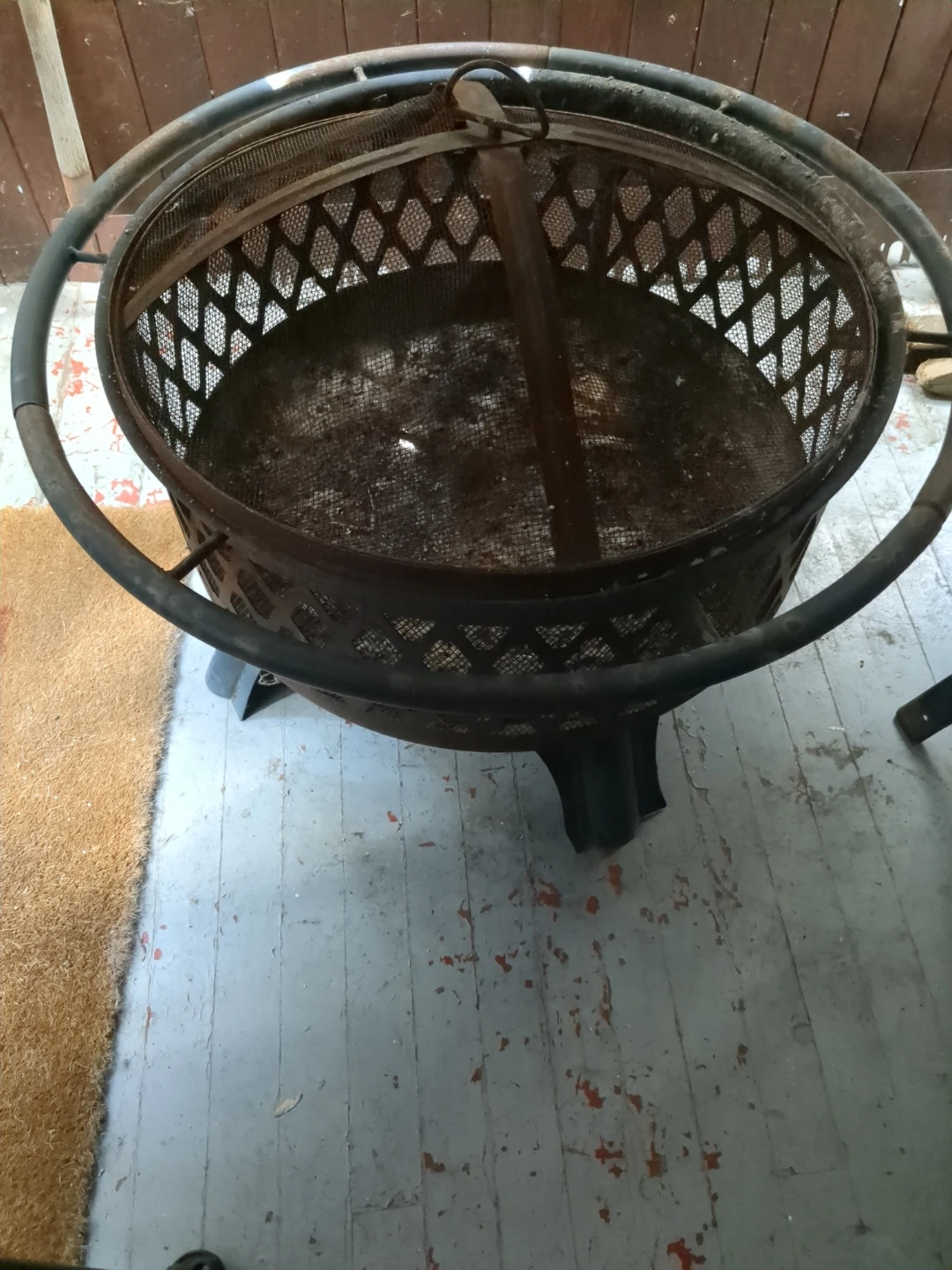 Outdoor 24" Steel Firepit With Lid - photo 5