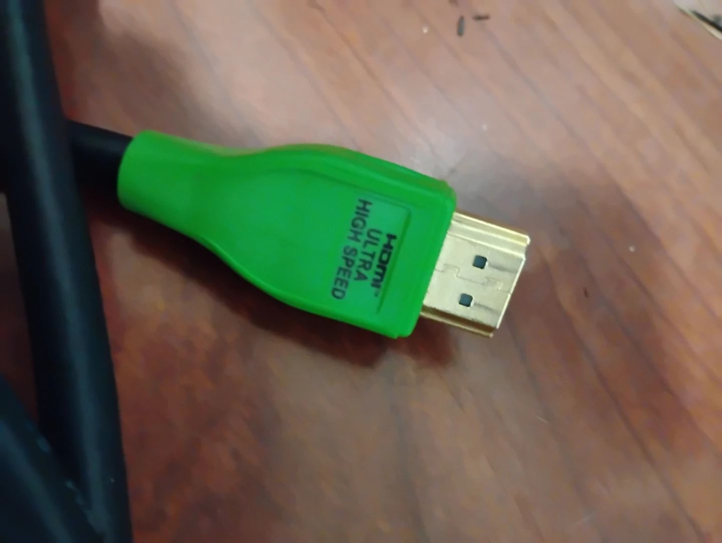 32" Tv, ultra fast HDMI and a corded headset (Price Negotiable) - photo 3