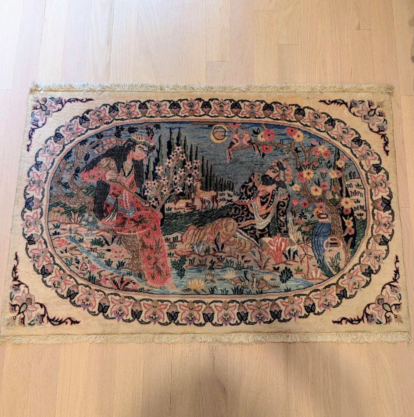 Pictorial Isfahan Persian Hand Knotted Wool Area Rug