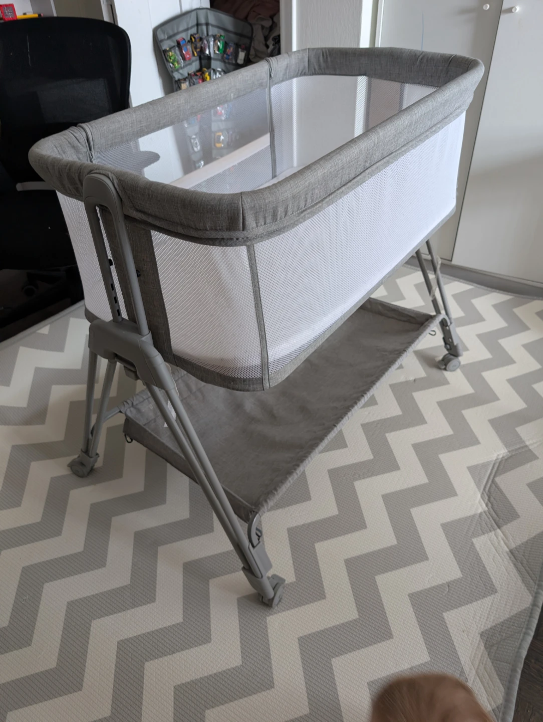 Grey Bassinet , 45 $