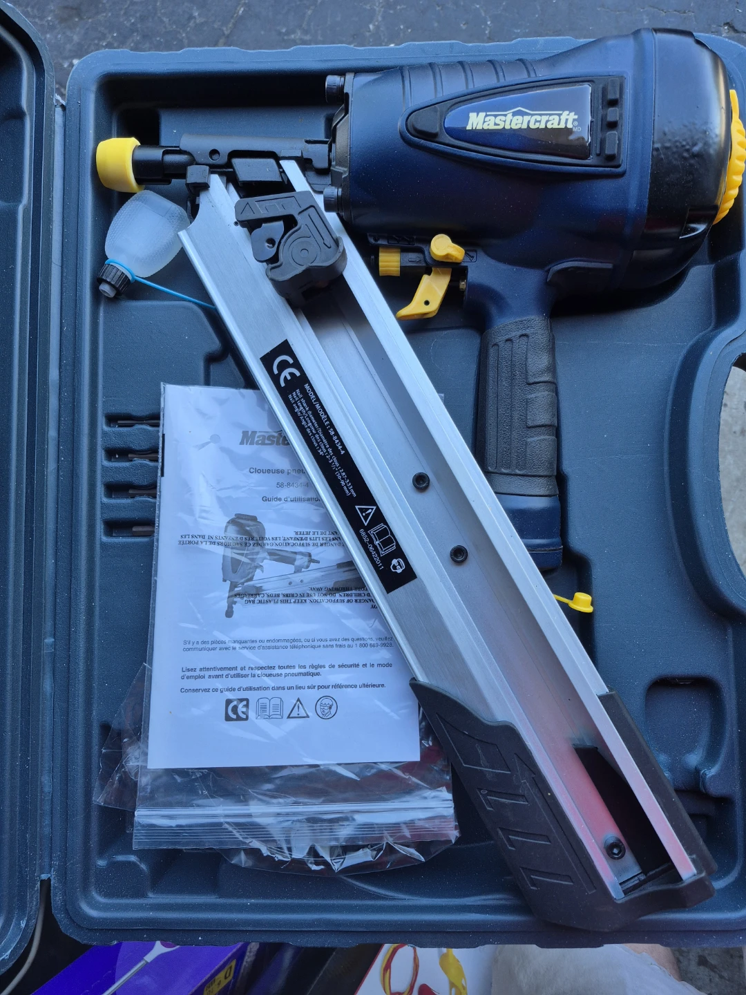 Mastercraft Nailer with Case - photo 2