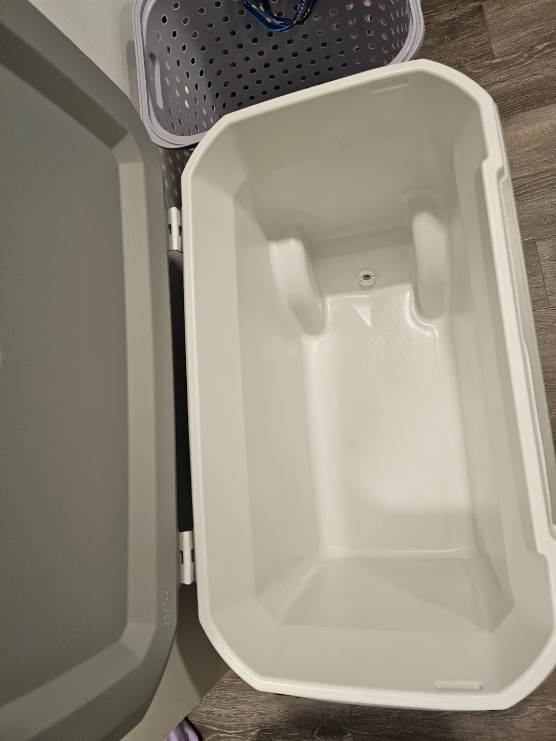 Coleman 316 Series 62-Quart Wheeled Cooler - photo 5