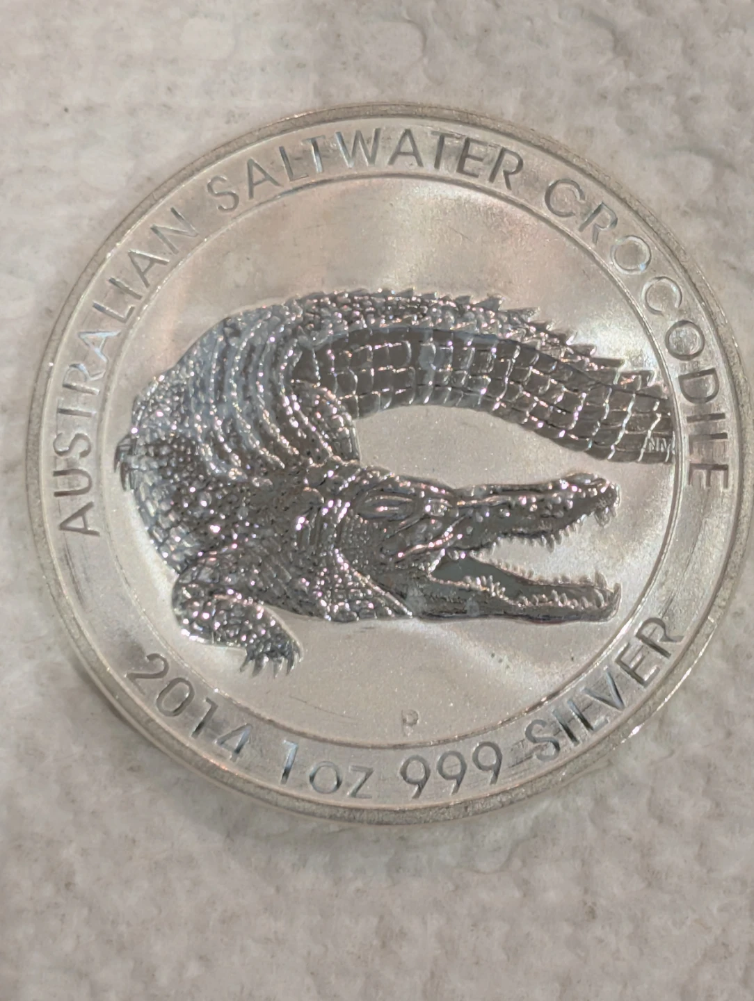 2014 P Australian Saltwater Crocodile 1 oz 999 Silver Coin - photo 2