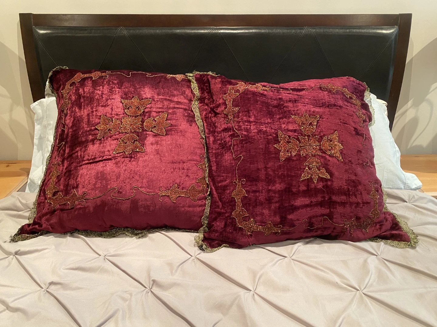 Pair of Velvet Decorative Throw Pillows - photo 2