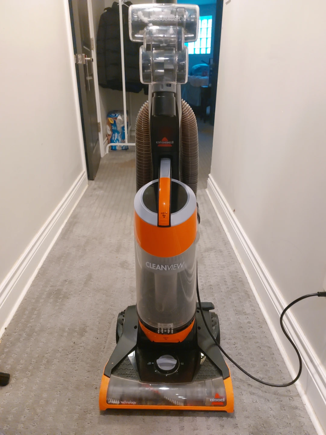Bissell CleanView Vacuum Cleaner - photo 3