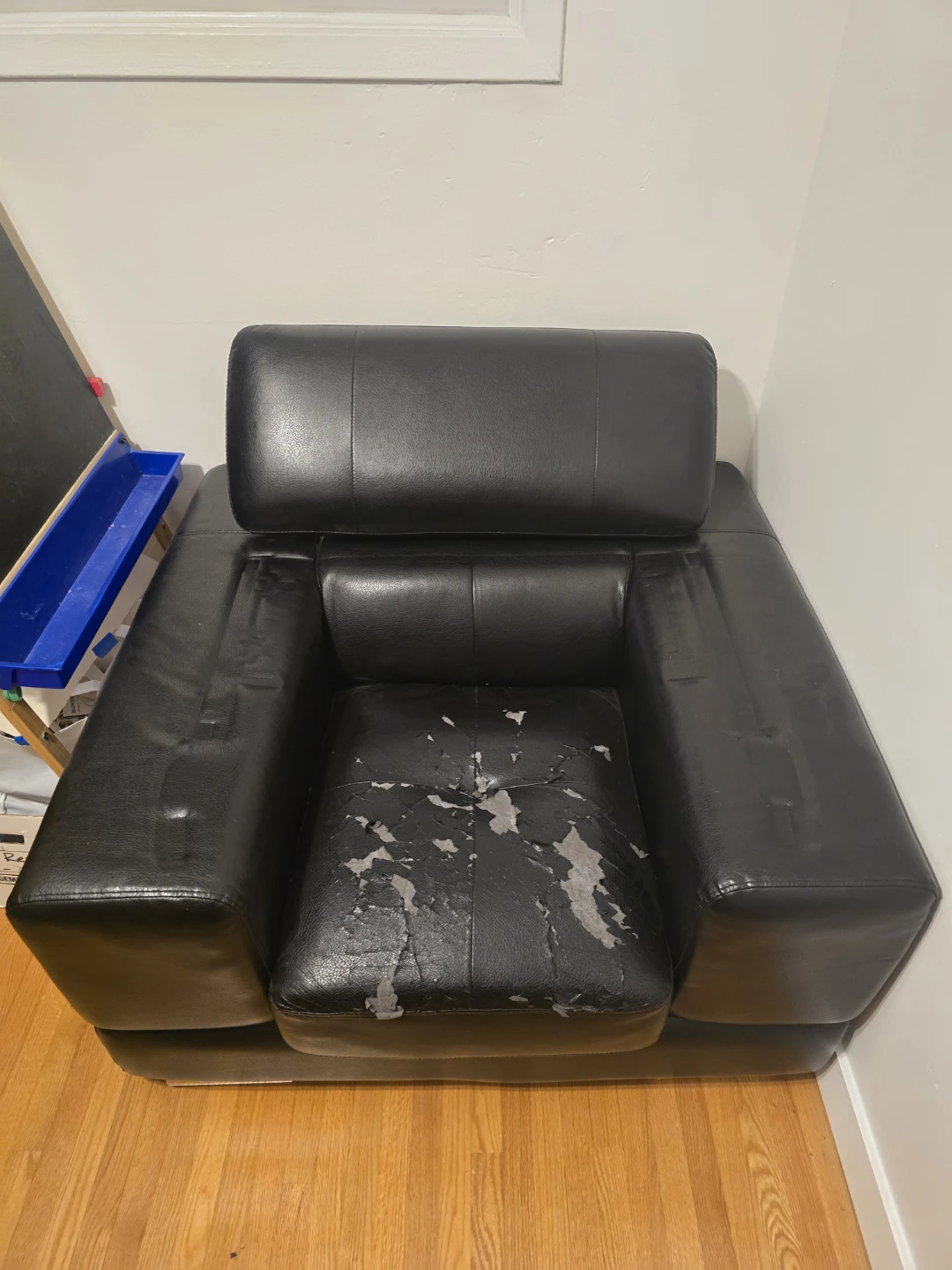 FREE SOFA CHAIR - photo 2