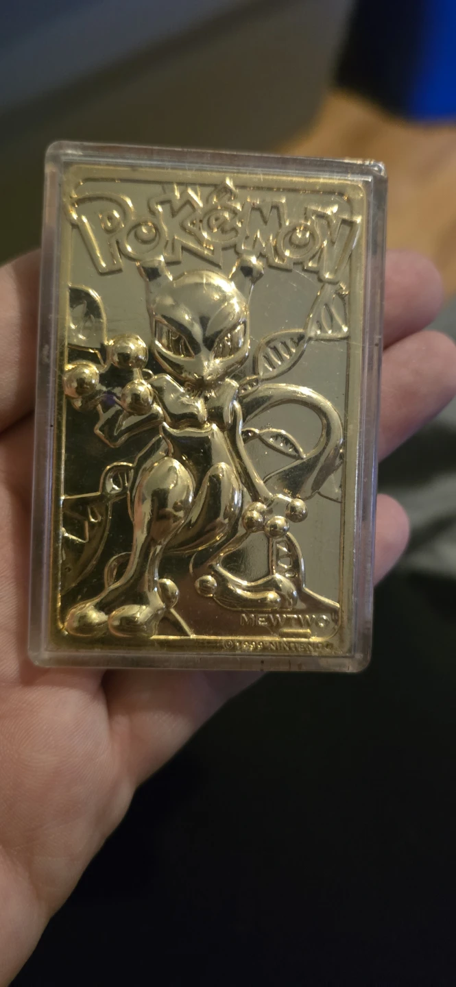 Pokemon Mewtwo Gold Card