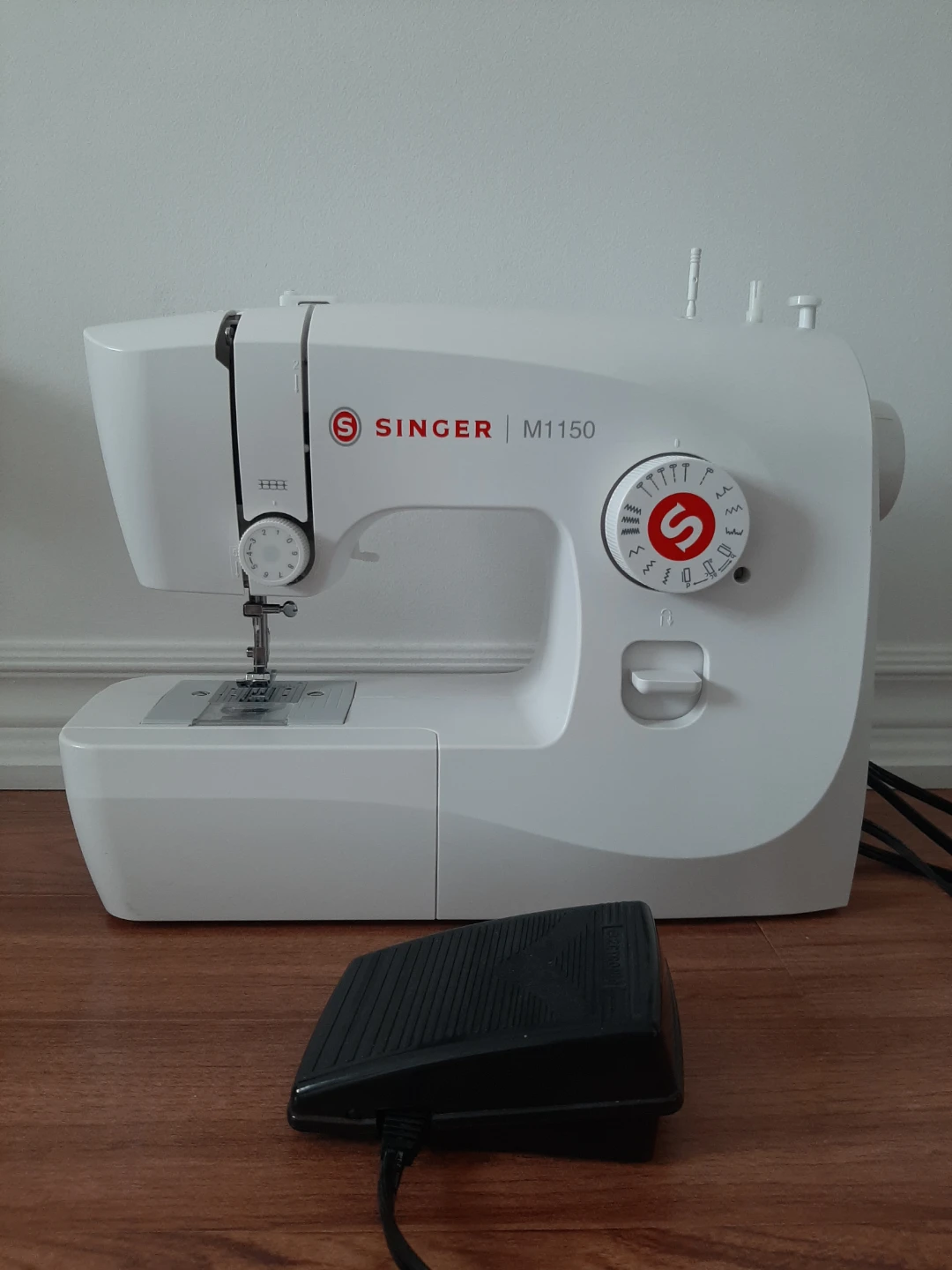 Singer M1150 Sewing Machine - photo 2