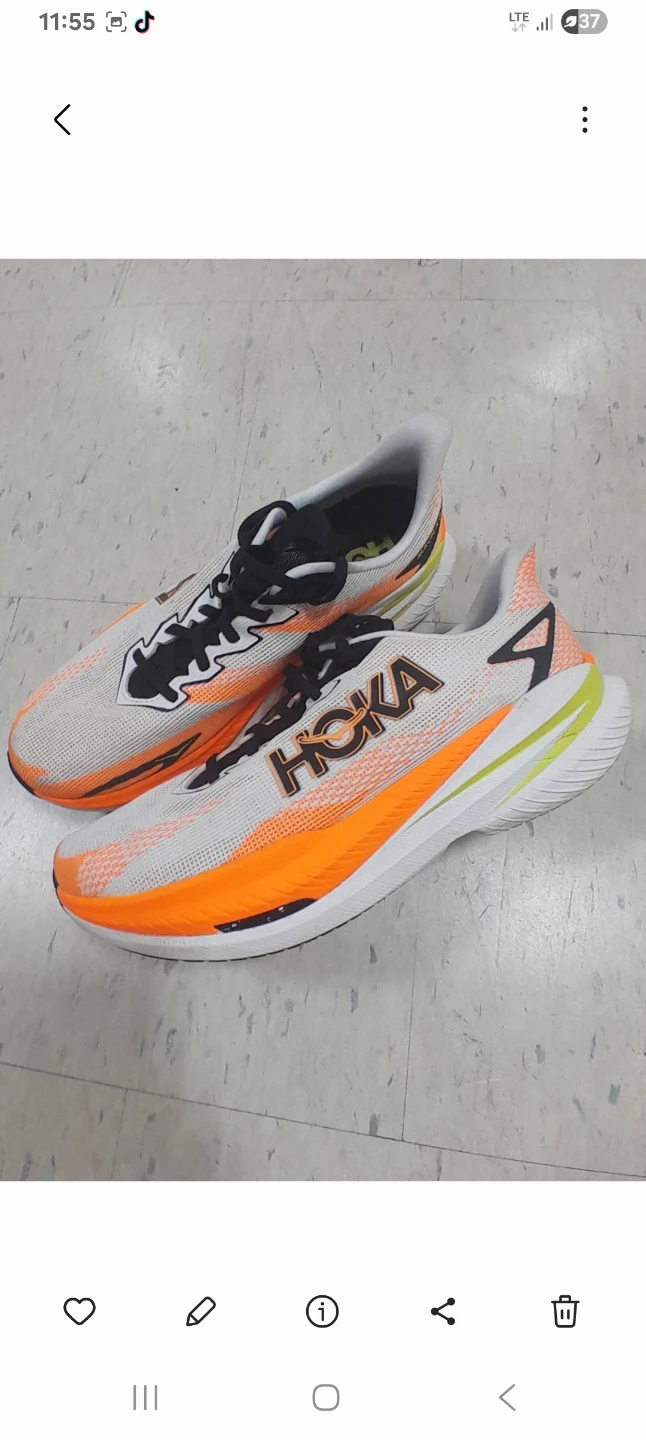 Hoka Original  Running  Shoes Elite Men's Size 10.5