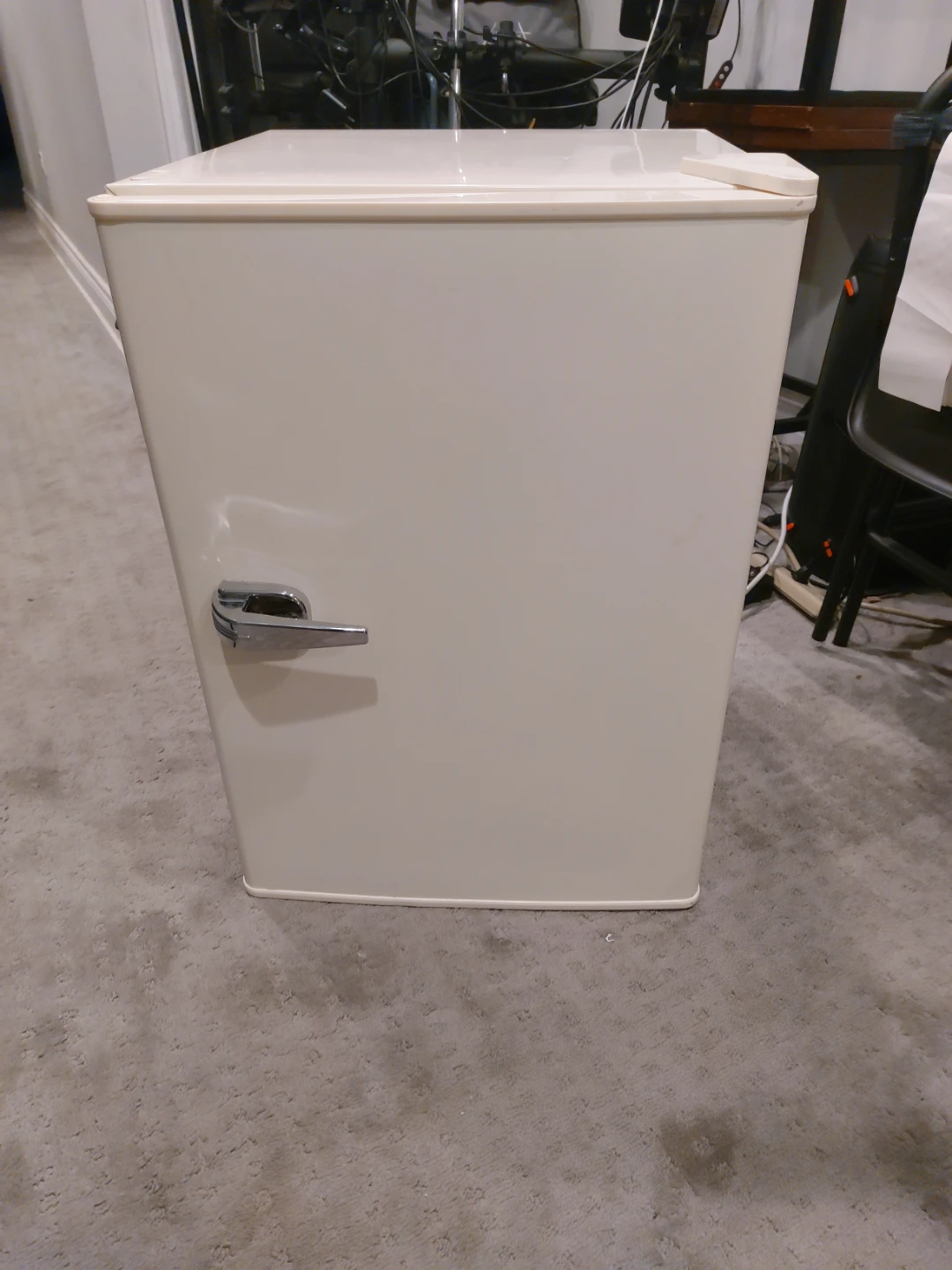 Insignia Compact Refrigerator