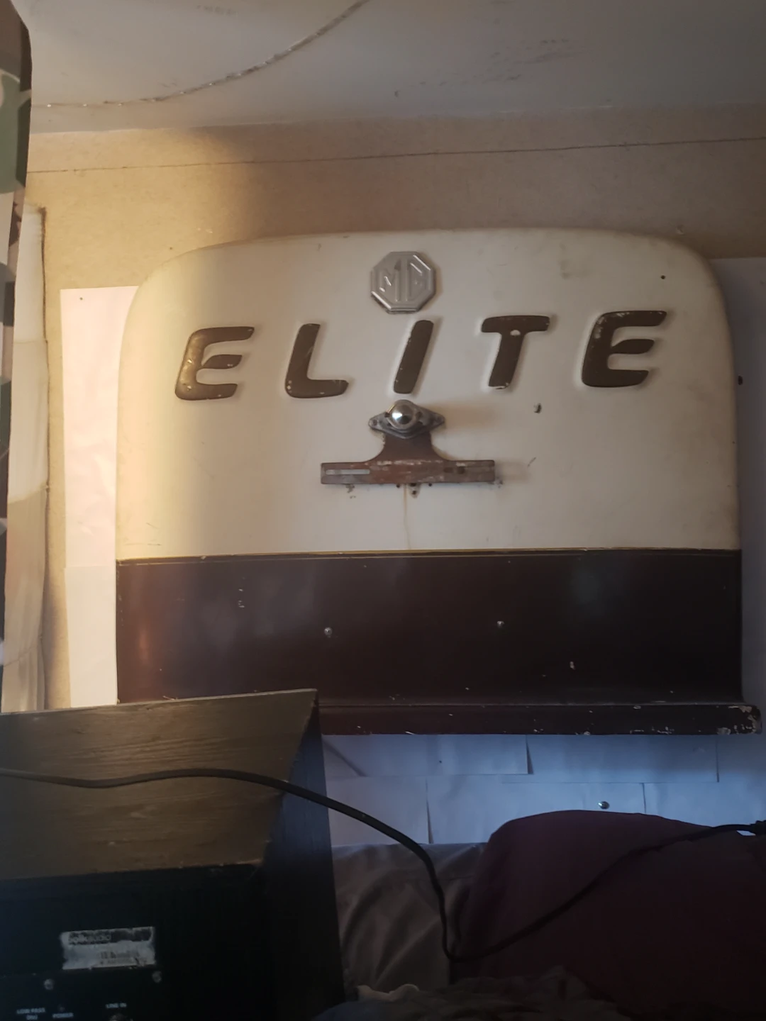 MG Elite Emblem - photo 2