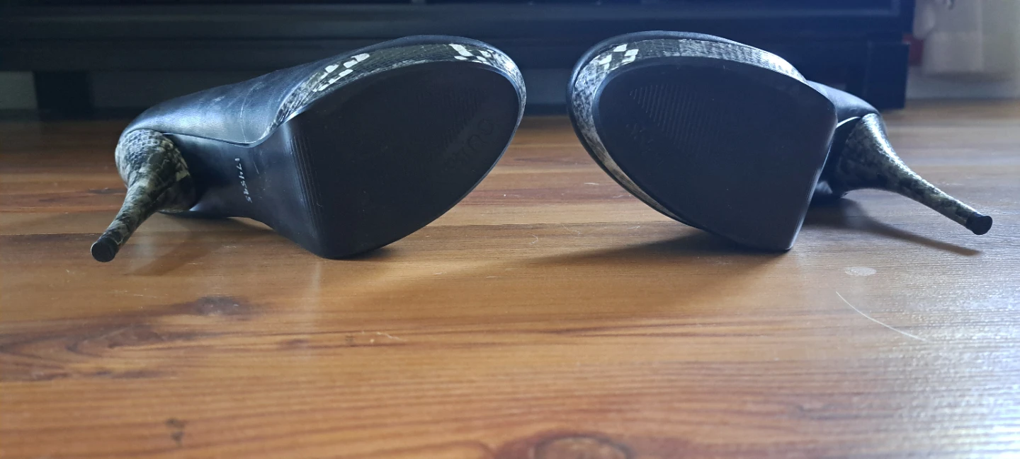 Guess Black Platform Heels - photo 5