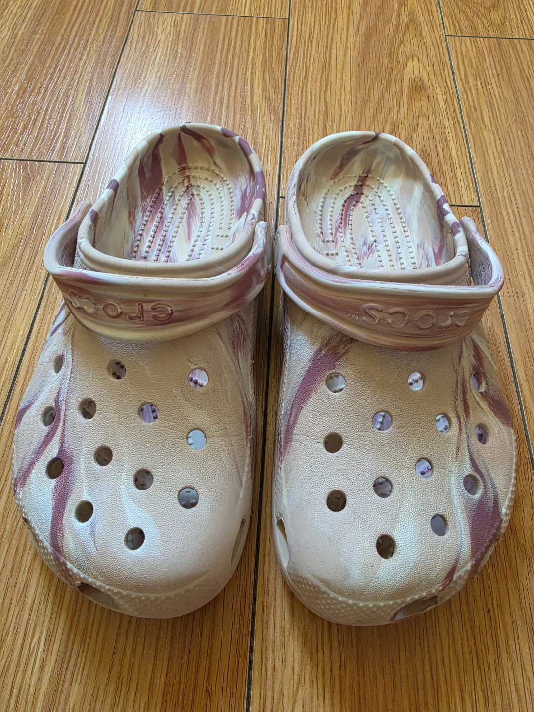Crocs Marbled Clogs - Size J3 - photo 2