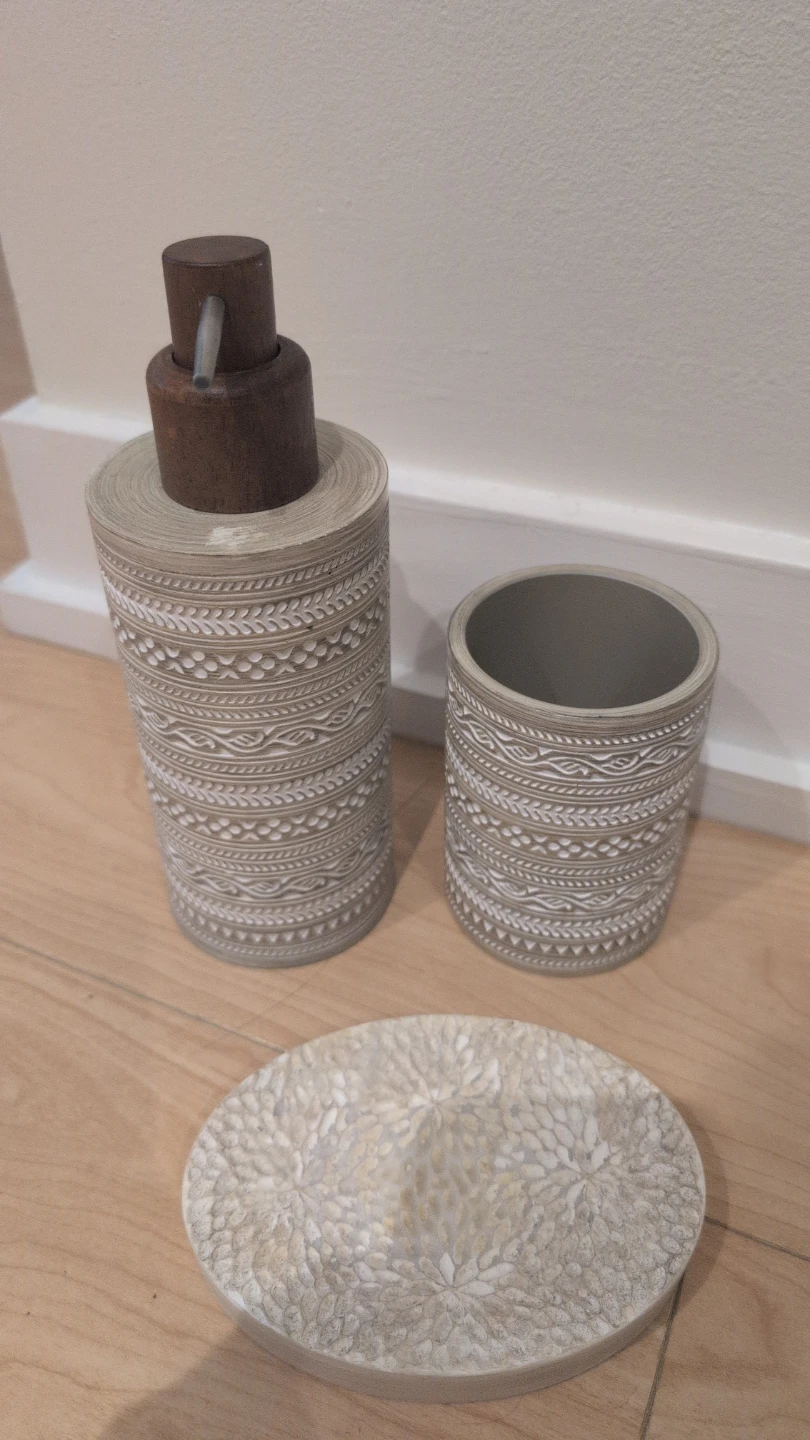3-piece Bathroom Accessory Set - photo 2