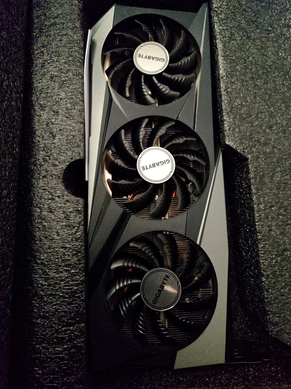 Gigabyte RX 7600 XT 8GB