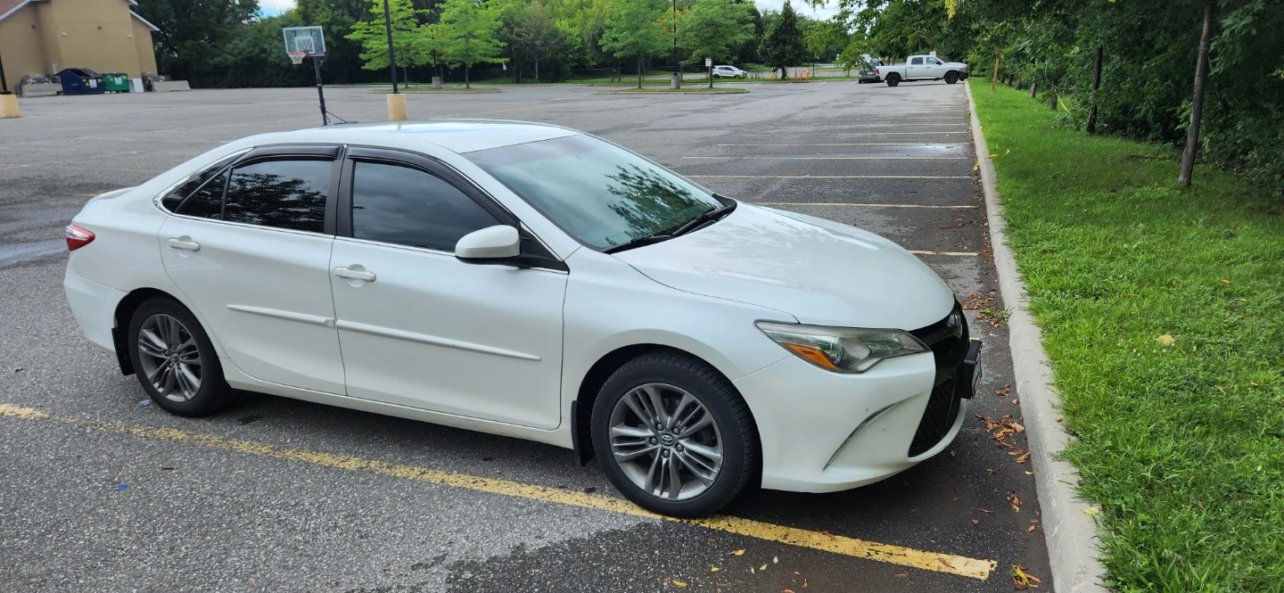 White Toyota Camry 2016 - photo 2