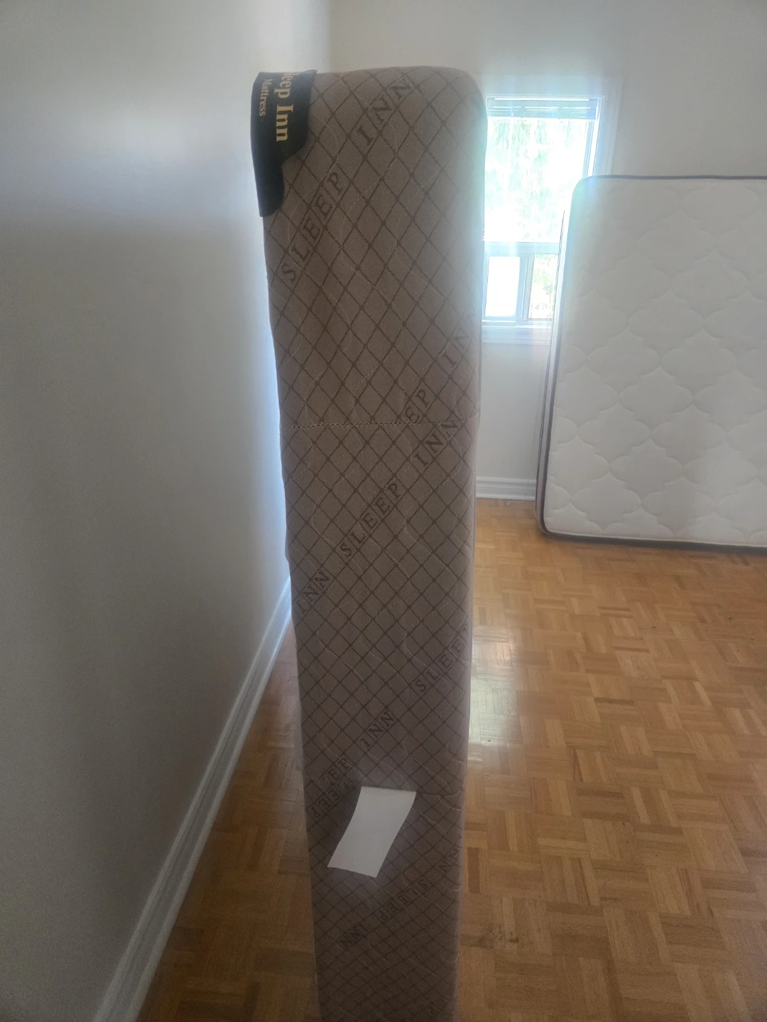 Sleep Inn Mattress Boxspring - photo 2