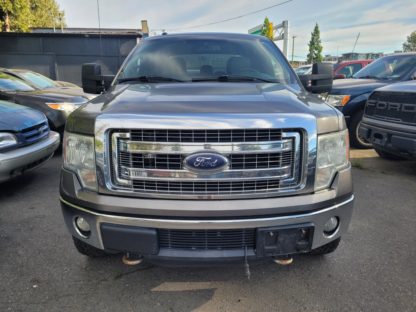 Ford F-150 XTR 4x4 Truck - photo 2