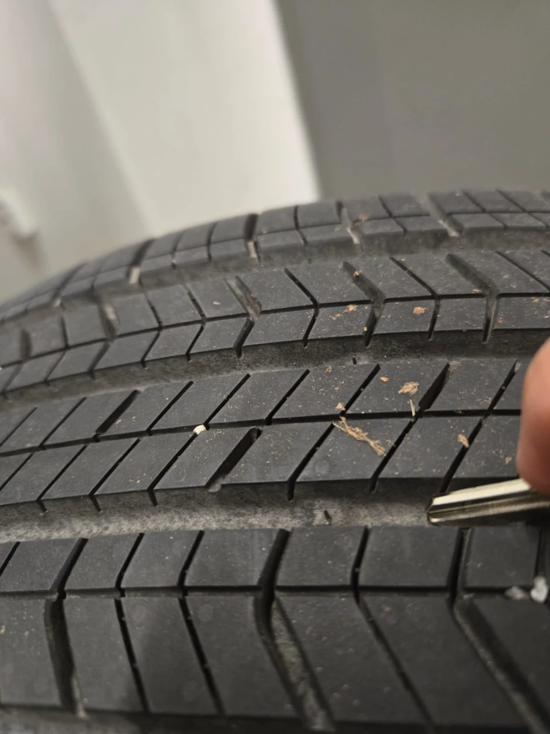 Kumho 215/60R17 96H All Season Tire - photo 2