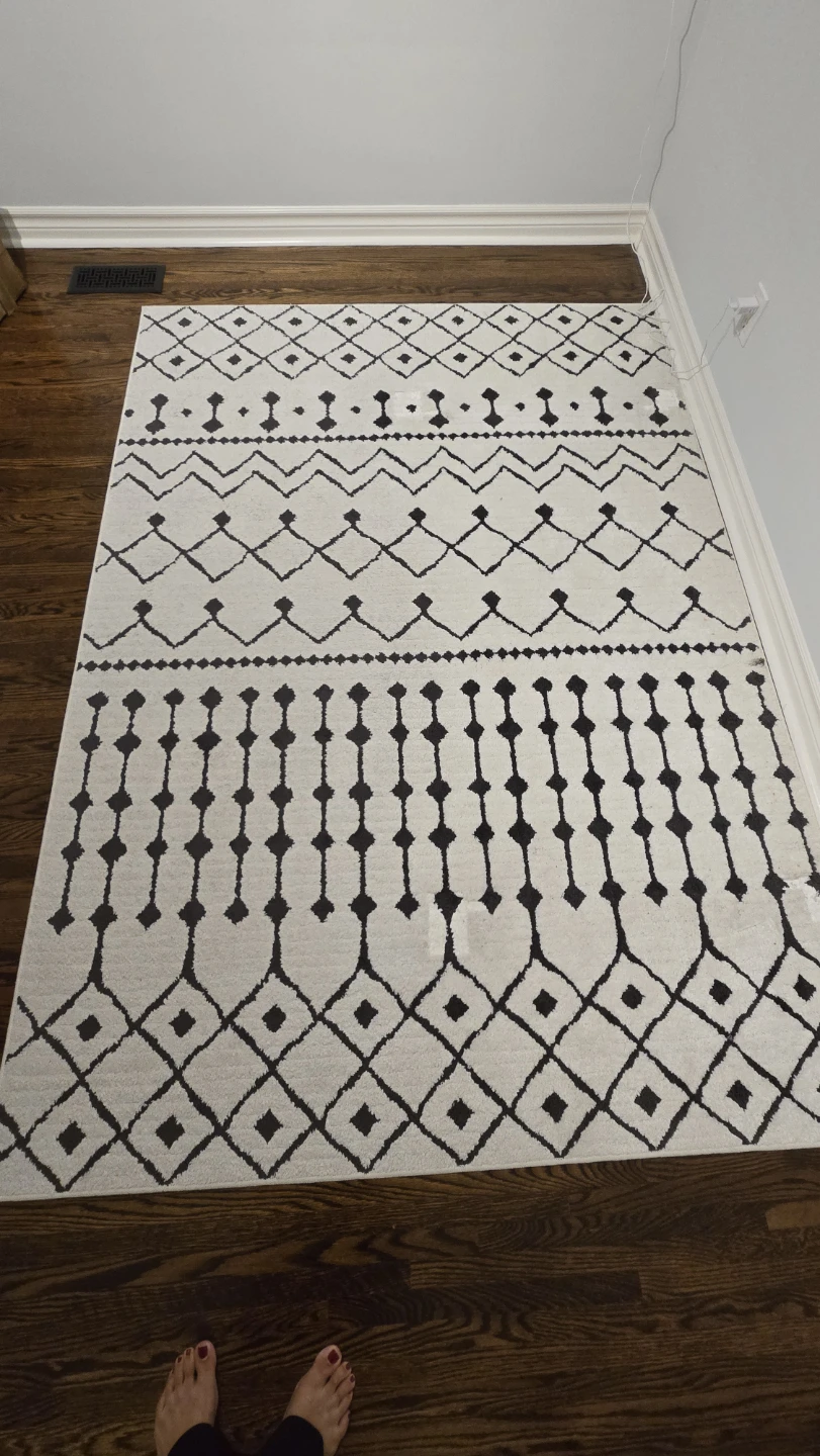 White and Black Geometric Area Rug - photo 3