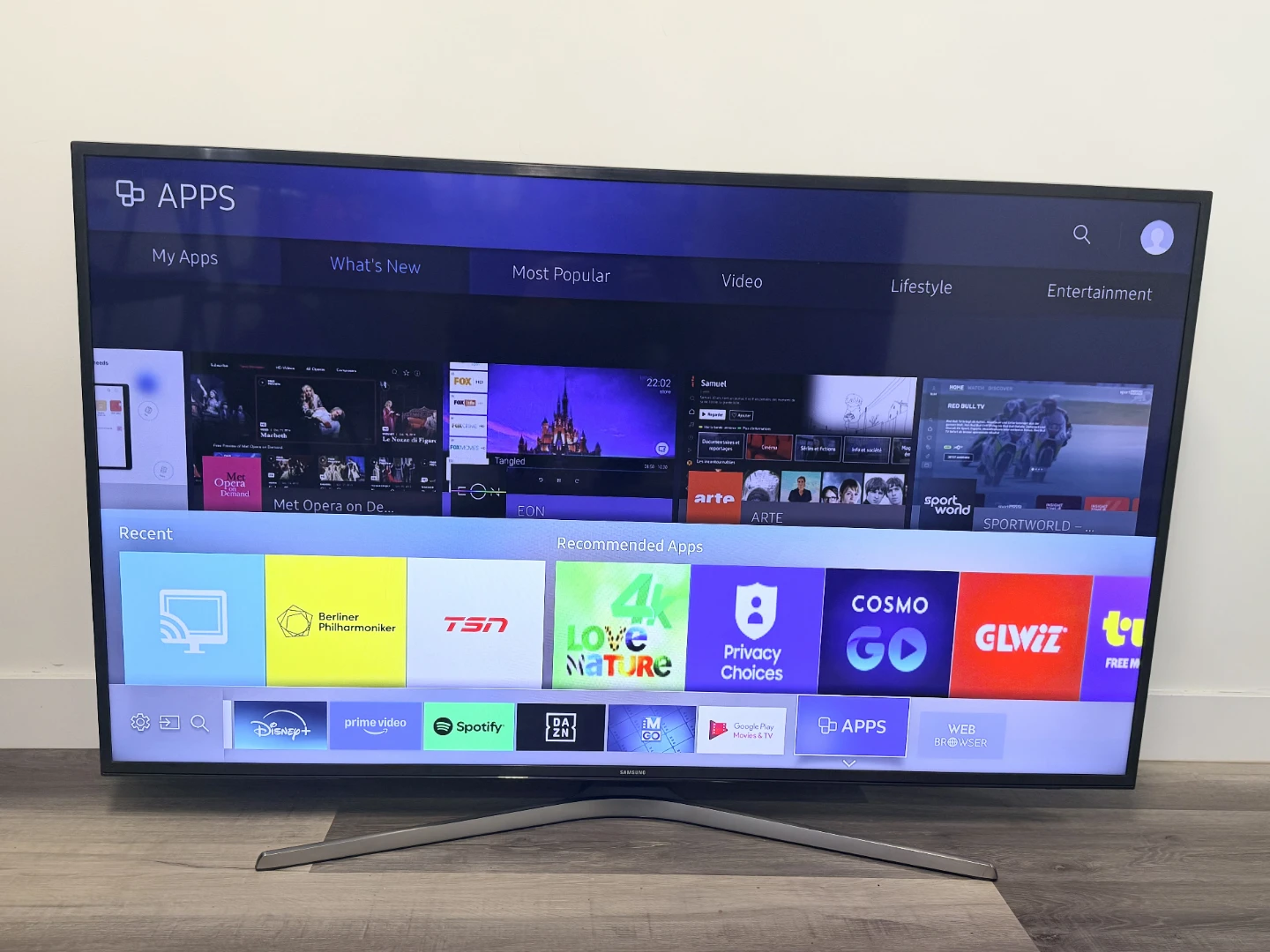 55 Inch Samsung Smart 4K TV - photo 2