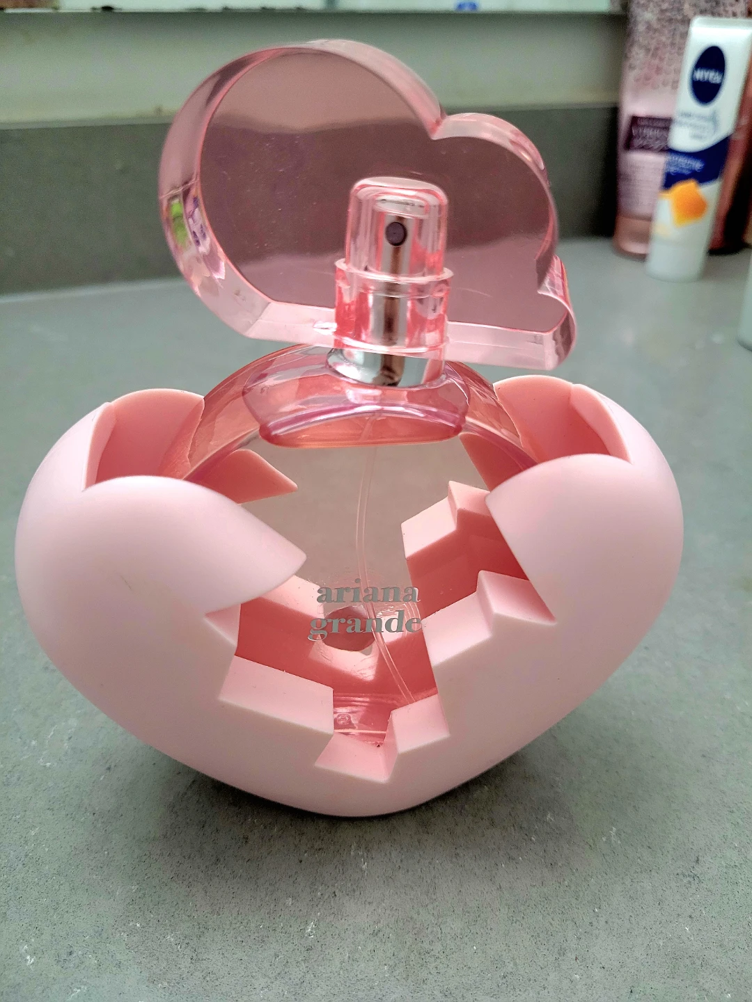 Ariana Grande Perfume