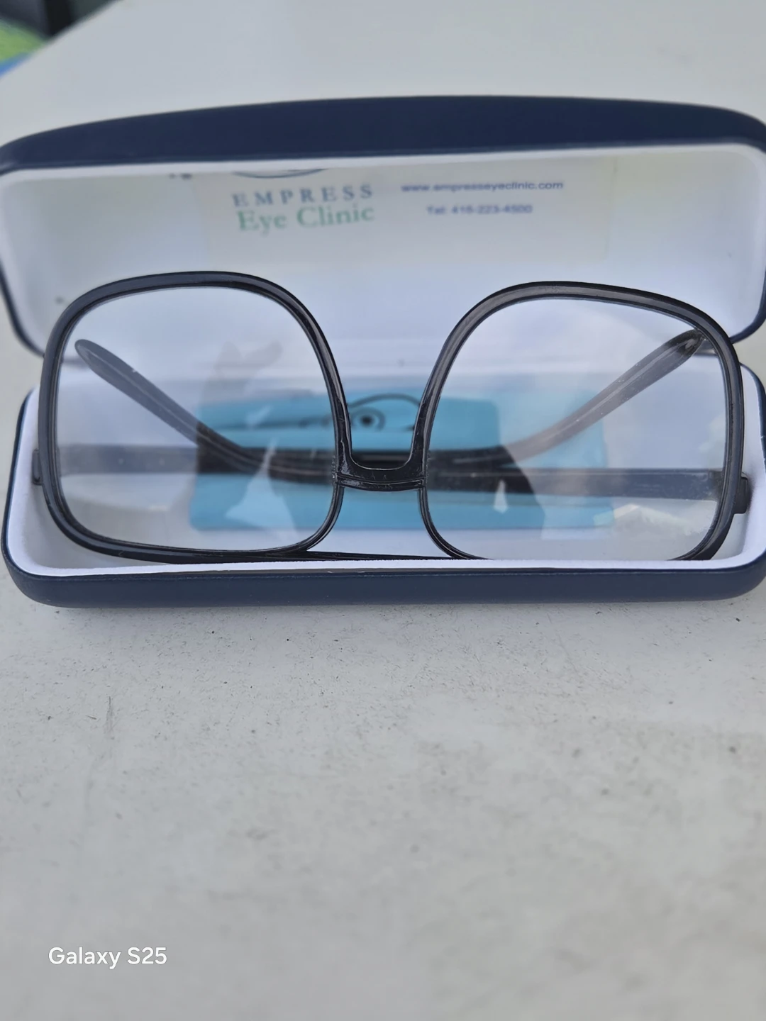 Lacoste Eyeglasses with Case - photo 2