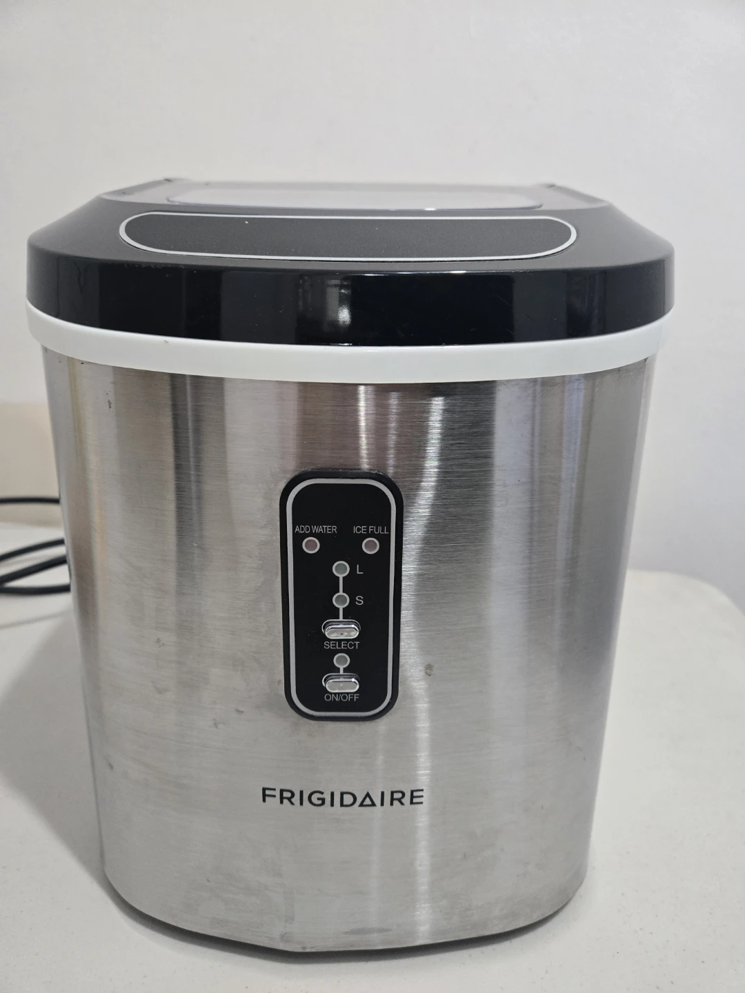 Frigidaire Portable Ice Maker - photo 2
