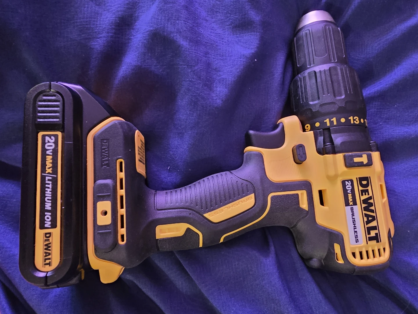 DeWalt 20V MAX Cordless Drill and Sander Combo Kit - photo 4