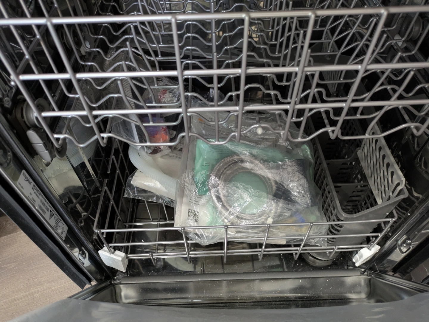 Whirlpool WDF560SAFM2 Dishwasher - photo 4